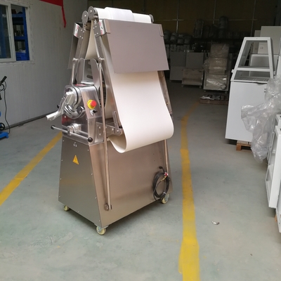 230 kg keukenkookapparatuur met 0,5-38 mm rolregulerend bereik en 0,75 kW vermogen