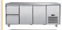 Luchtkoeling Roestvrij staal GN1/1 3 deuren Werktafel koeler Temperatuur 2~8.C Koelinstallatie