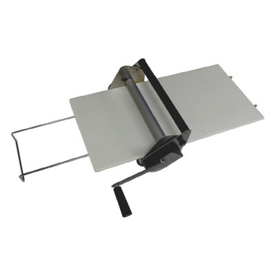 Commerciële Pizza Deeg Roller. Industrieel Bakkersapparaat voor allerlei soorten Pizza Deeg (Maïs / Noten / Melk Flour Mix)